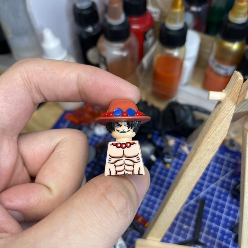 Minifigure Accessories: Hairpiece for Luffy (Gear 5 Style) – One Piece + Ace’s Necklace Tribute