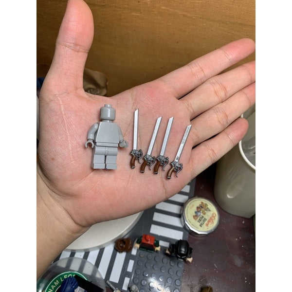 Hand-Held Combat and Flight Gear From Attack on Titan Minifigures Accessories